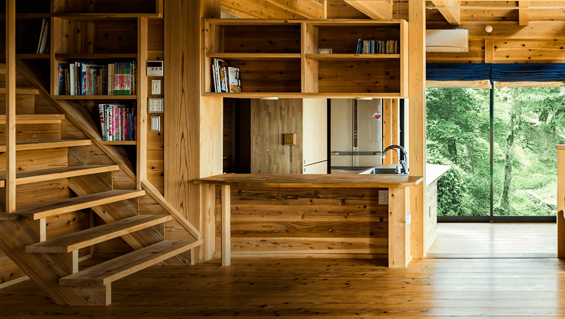 写真：木目を生かしたデザインの家